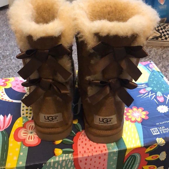 Uggs - Picture 4 of 6